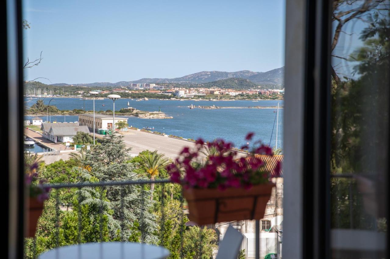 Antares Rooms And Suites Olbia Exterior foto